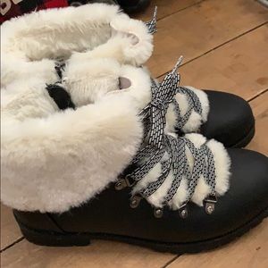 Woman’s size 8.5 ww winter boots in great cond